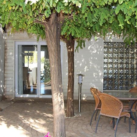 Indigo Moon Guesthouse Lichtenburg Bagian luar foto