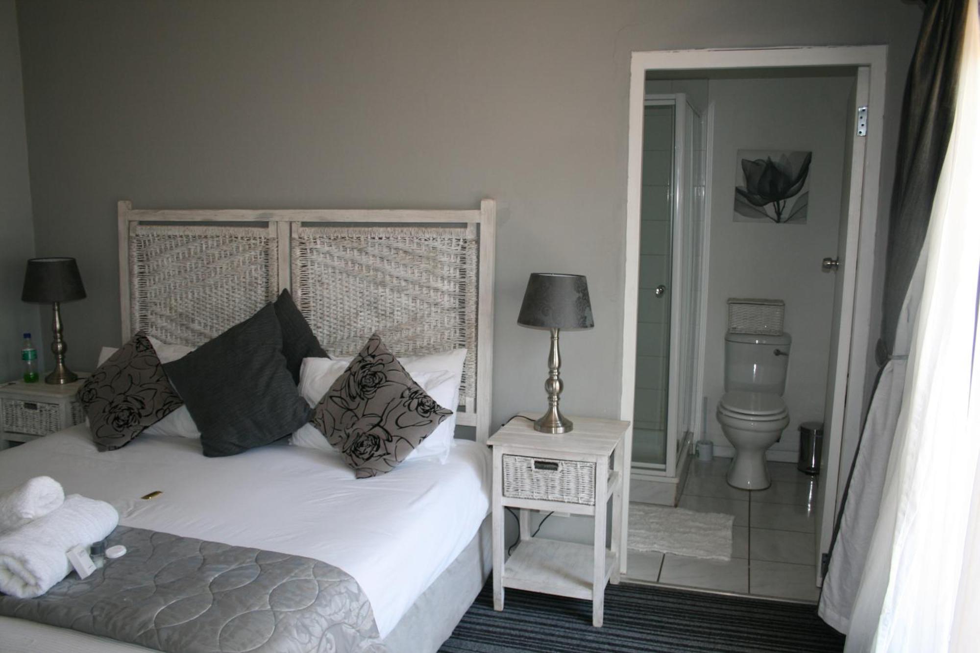 Indigo Moon Guesthouse Lichtenburg Ruang foto