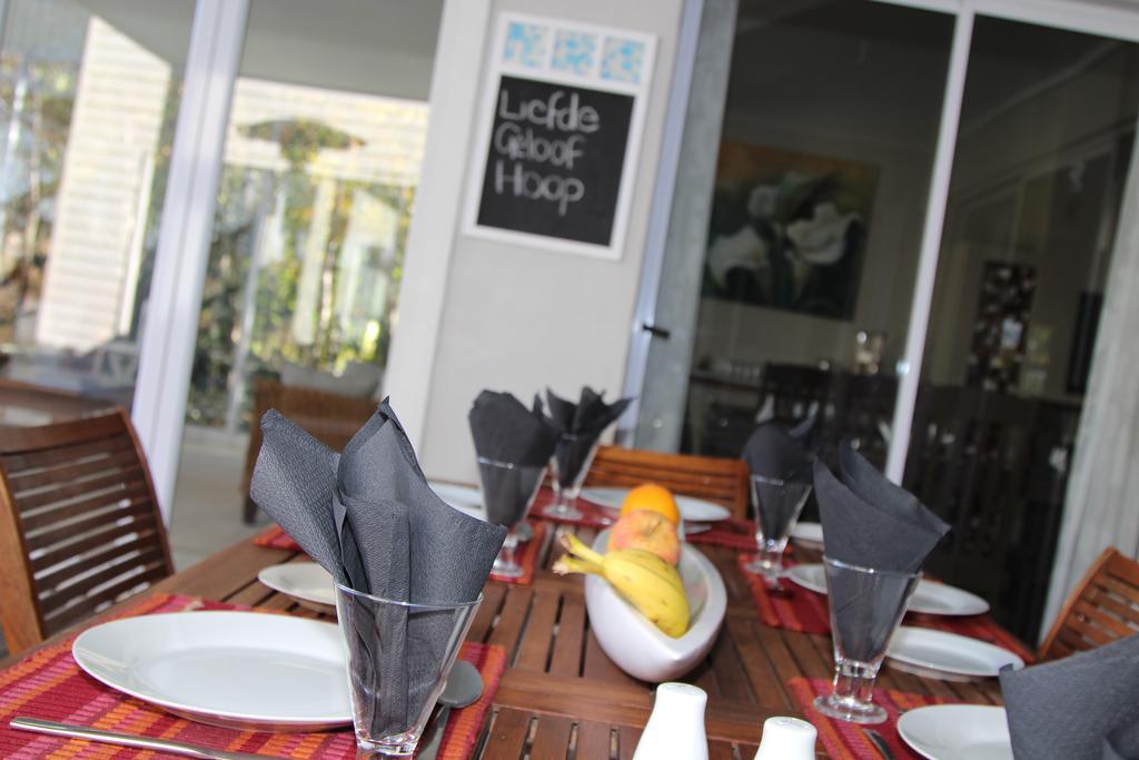 Indigo Moon Guesthouse Lichtenburg Bagian luar foto