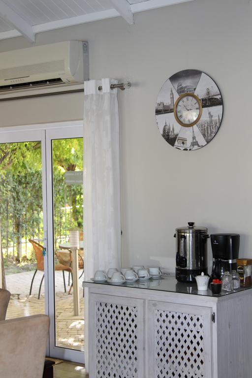 Indigo Moon Guesthouse Lichtenburg Bagian luar foto