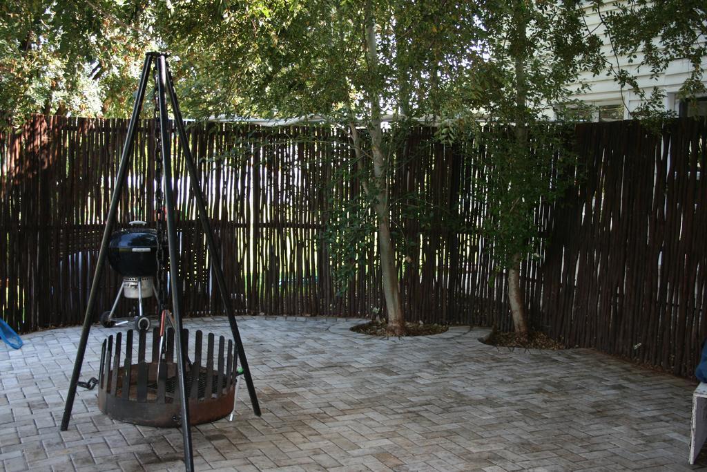 Indigo Moon Guesthouse Lichtenburg Bagian luar foto