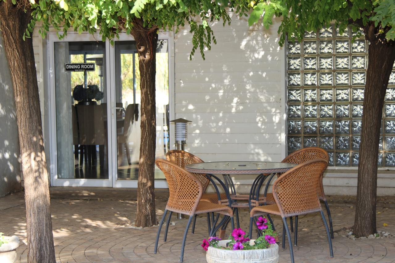 Indigo Moon Guesthouse Lichtenburg Bagian luar foto
