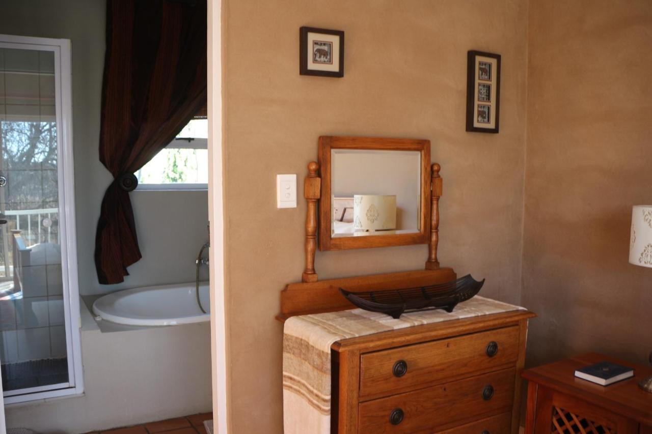 Indigo Moon Guesthouse Lichtenburg Bagian luar foto