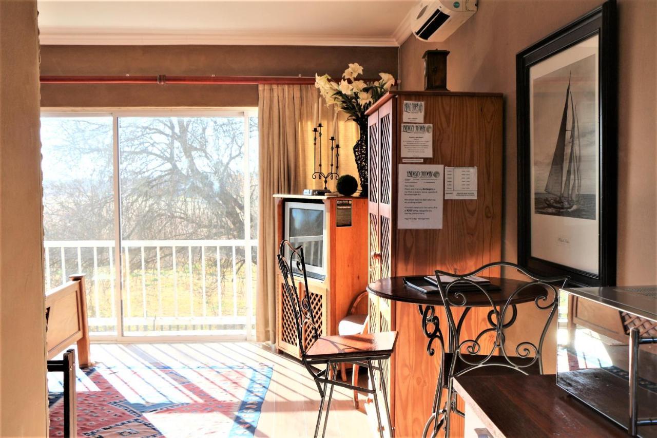 Indigo Moon Guesthouse Lichtenburg Bagian luar foto