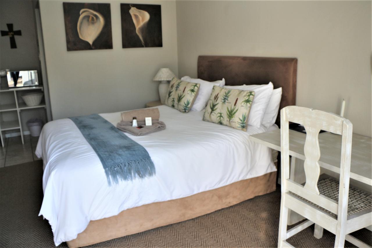 Indigo Moon Guesthouse Lichtenburg Bagian luar foto