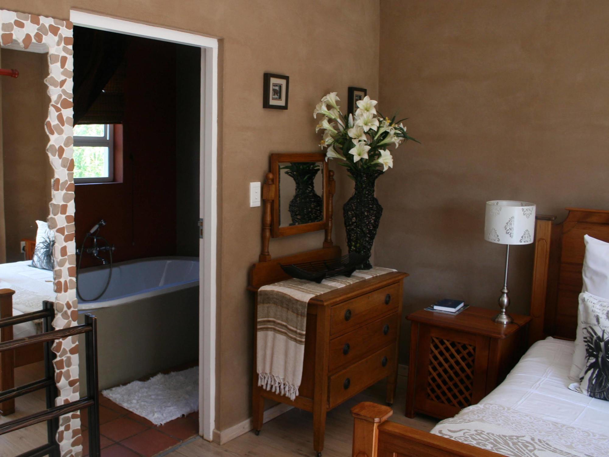 Indigo Moon Guesthouse Lichtenburg Bagian luar foto